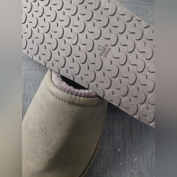 Skims Slippers - Picture 4 of 6